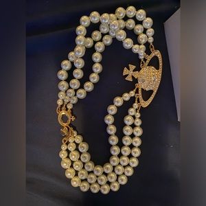 Vivienne Westwood pearl choker necklace